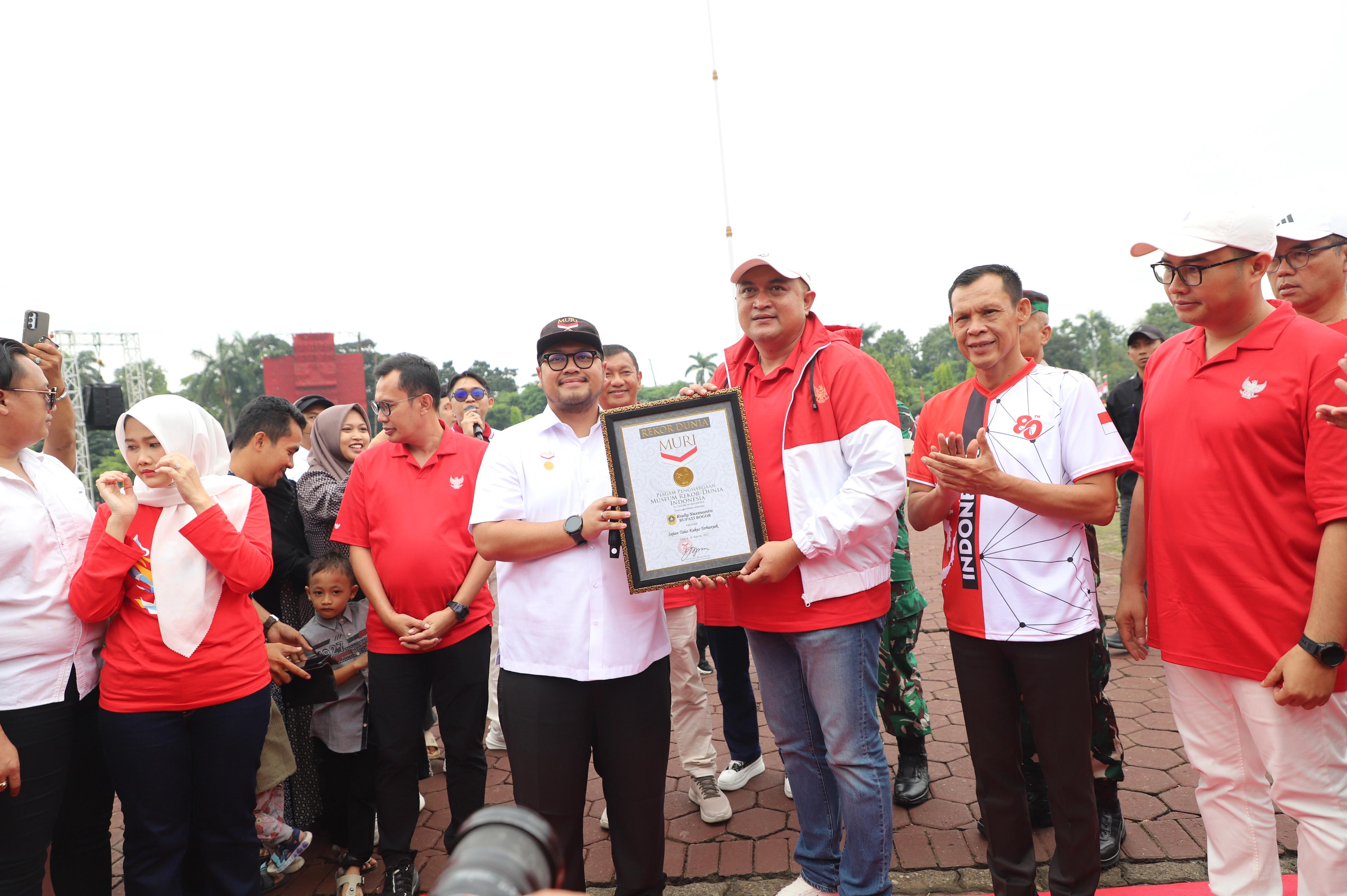 Kabupaten Bogor Raih Rekor MURI Talas Kukus Terbanyak di HUT RI ke-80