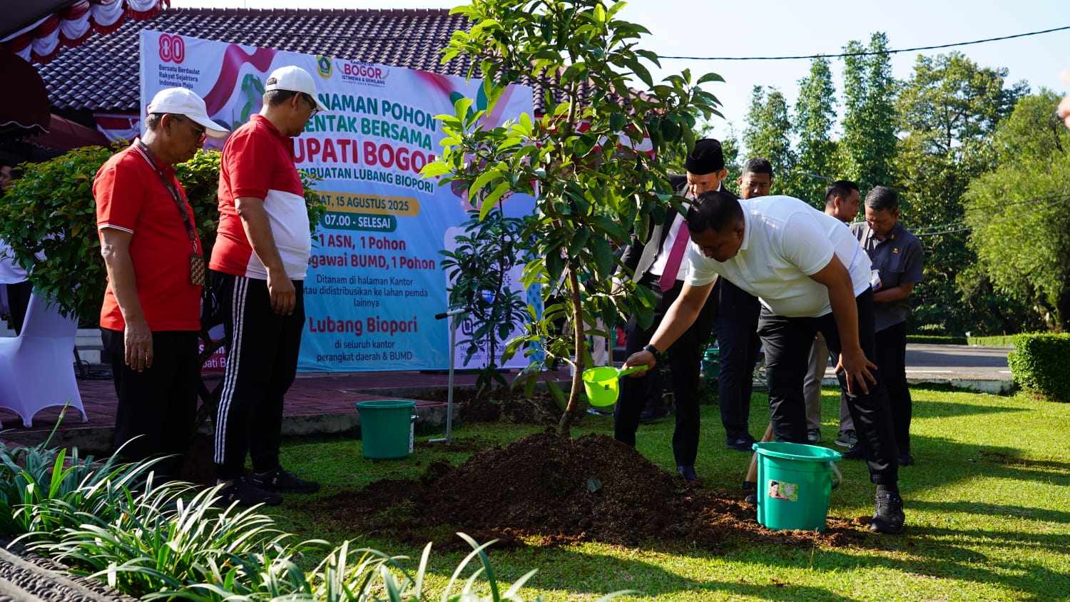 Bupati Bogor Canangkan Gerakan 'Satu ASN Satu Pohon' untuk Penghijauan dan Ketahanan Pangan